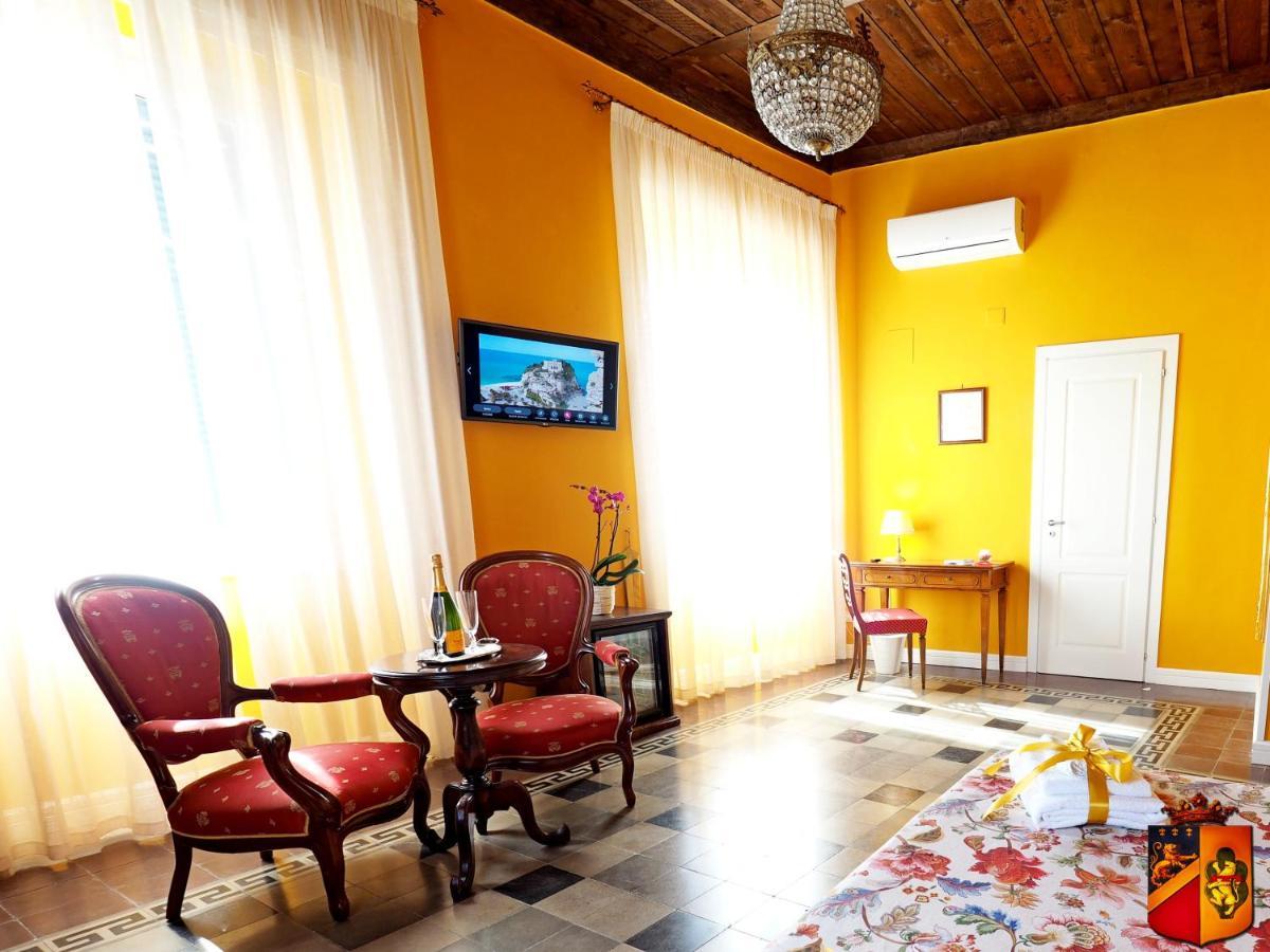 Bed and Breakfast Palazzo Toraldo Di Francia Tropea Zewnętrze zdjęcie